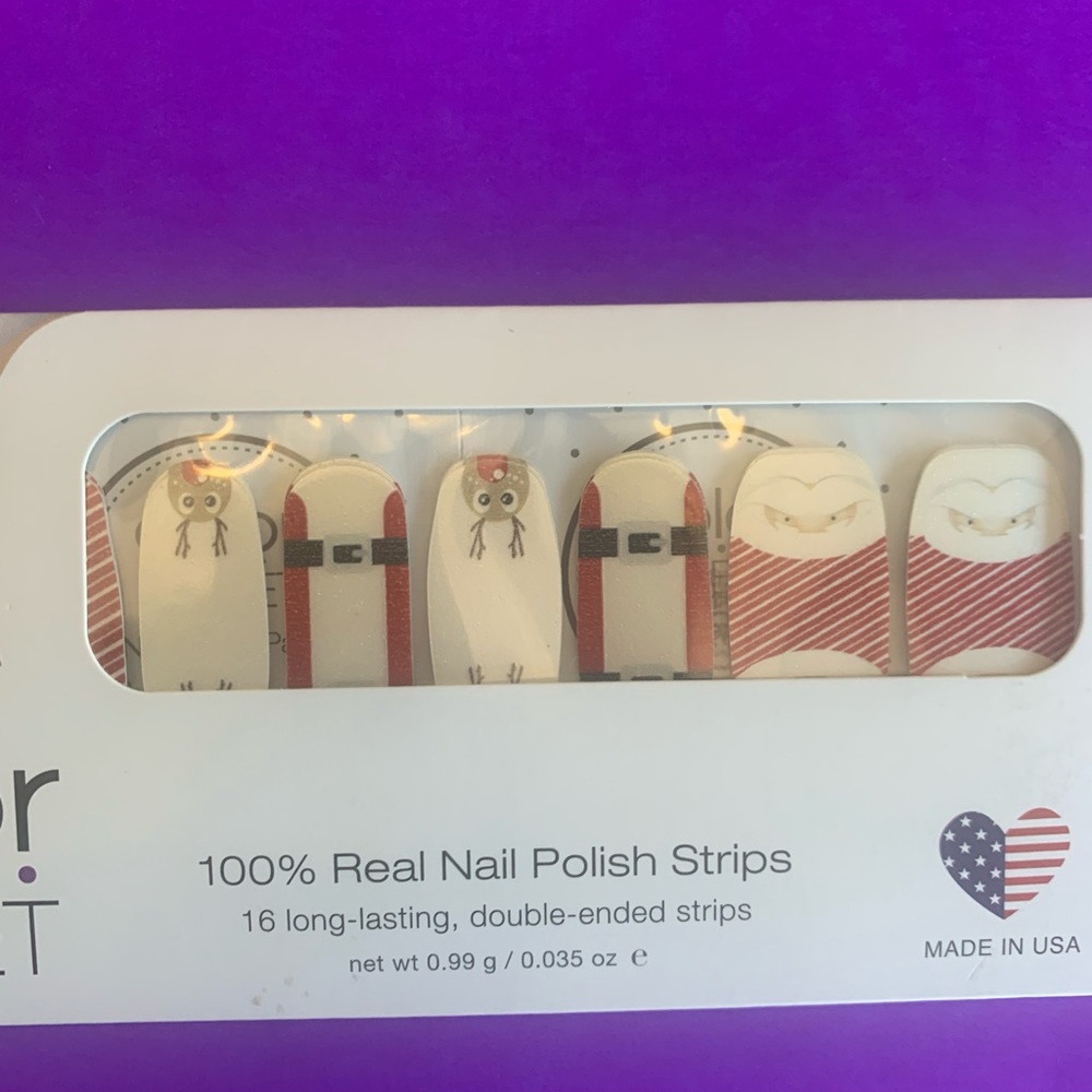 Color street nails bring your sleigh game
